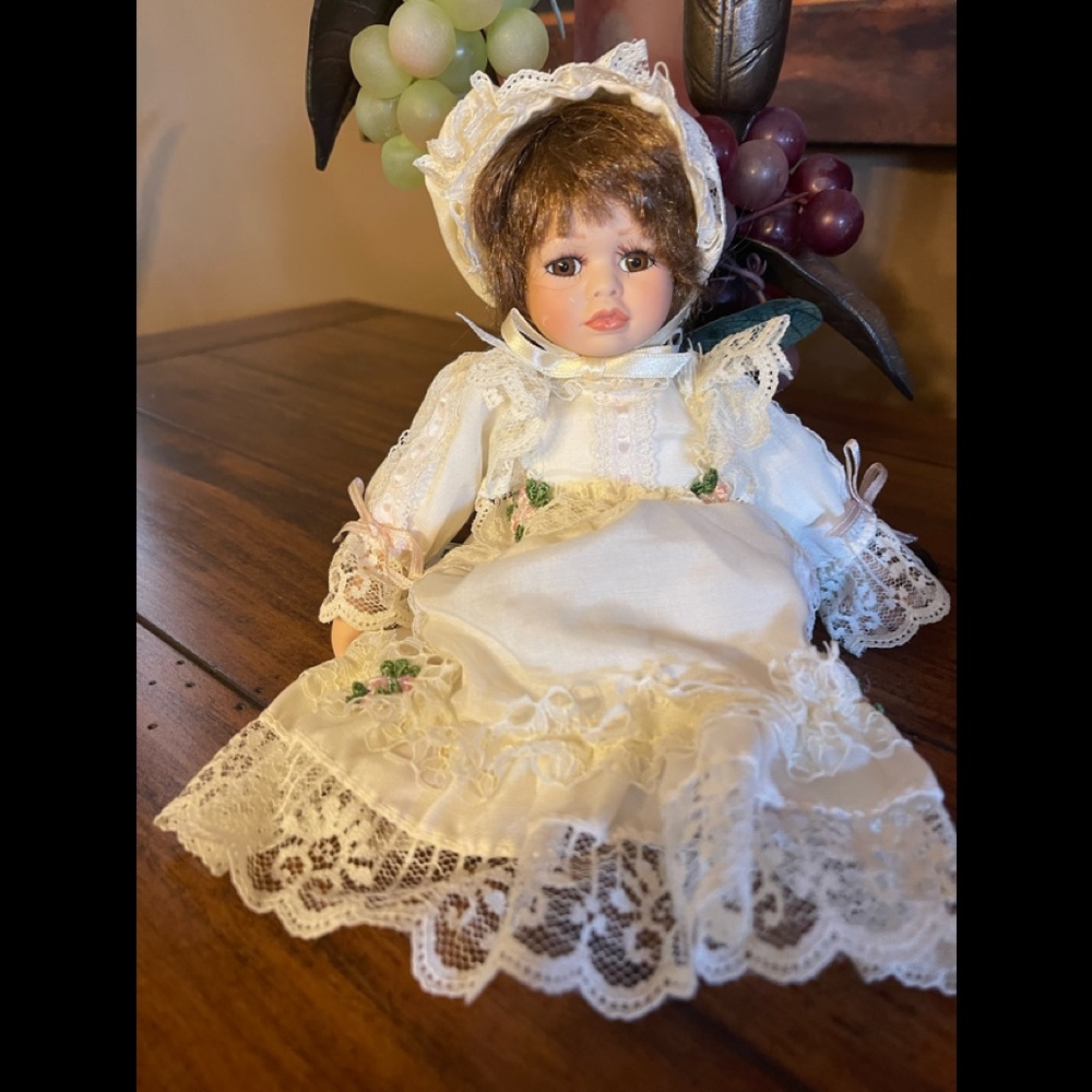 NWT Gustave (Fritz) Wolff - Basket Babies - 8” Porcelain, Annette, 2000